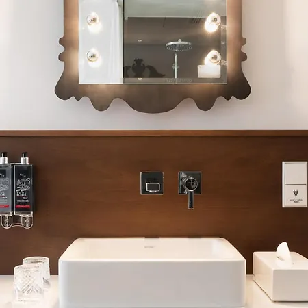 Ruby Rosi By Ihg Hotel 4*
