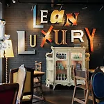 Ruby Rosi Hotel